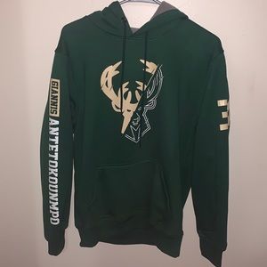 Milwaukee Bucks Giannis Antetokounmpo Men’s Hoodie Size L